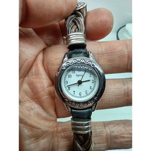 Watch Us Ladies Watch w/ Band that looks like a belt